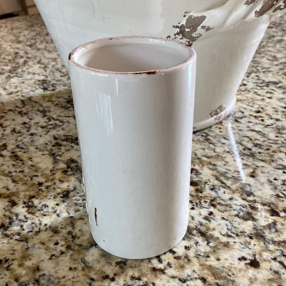 Rustic Embossed Ceramic Silverware Holder - Picture 5 of 8